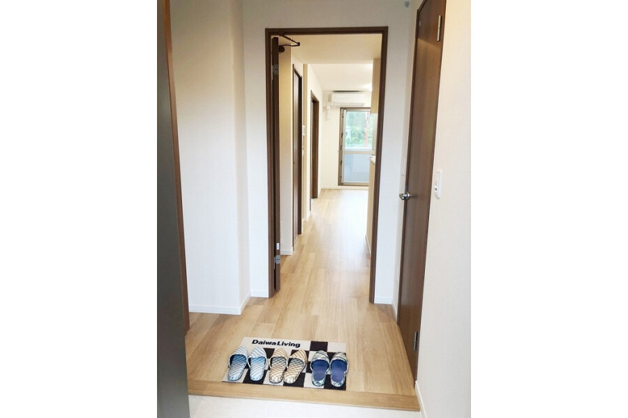 1K Apartment, Japan — image 11
