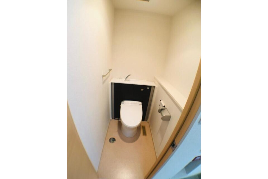 2LDK Apartment, Japan — image 7