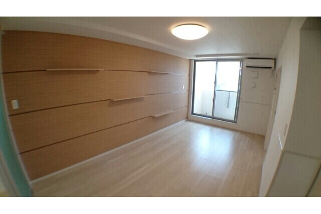 2LDK Apartment, Japan — image 3