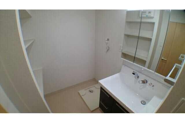 2LDK Apartment, Japan — image 7