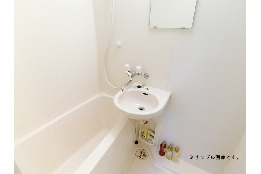 1K Apartment, Japan — image 12