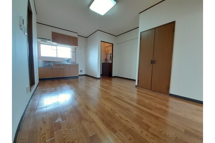2LDK Apartment, Japan — image 2