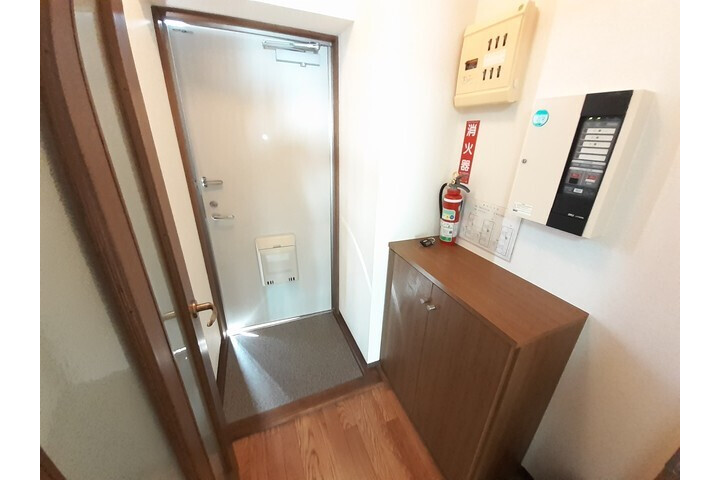 2LDK Apartment, Japan — image 13