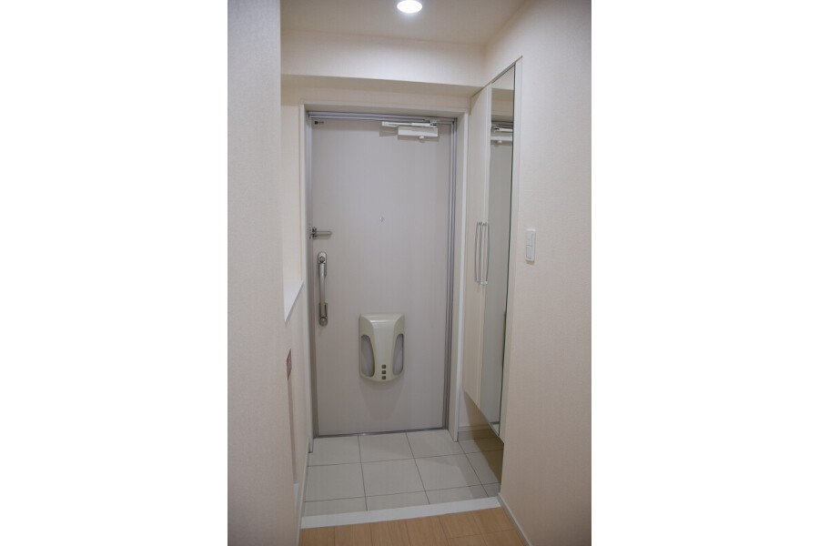 1K Apartment, Japan — image 10