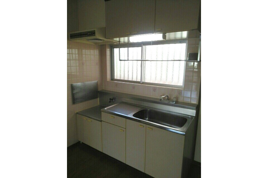 2LDK Apartment, Japan — image 9