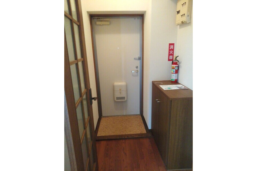 2LDK Apartment, Japan — image 13