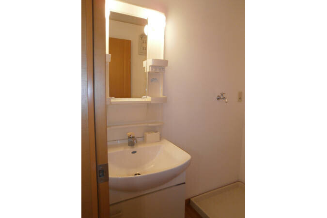 3LDK Apartment, Japan — image 9