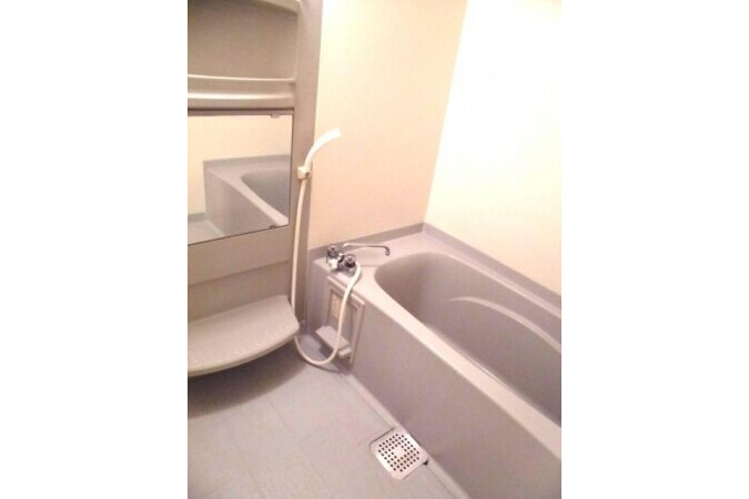 3LDK Apartment, Japan — image 11