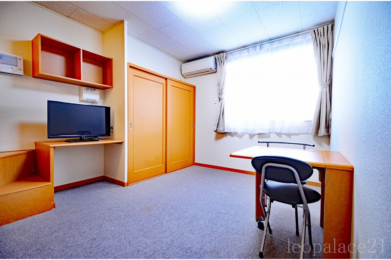 1K Apartment, Japan — image 3