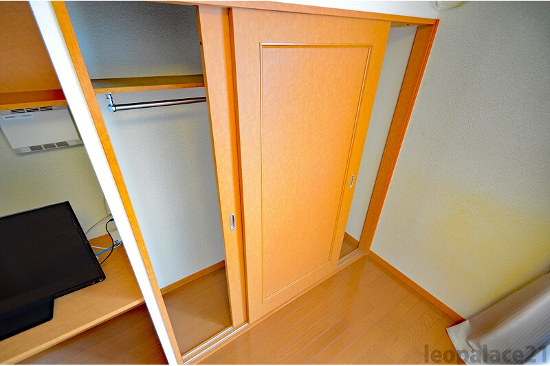 1K Apartment, Japan — image 5