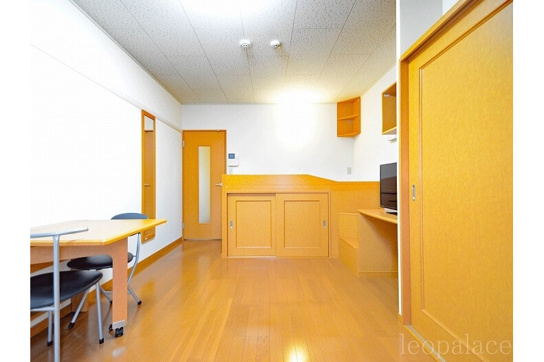 1K Apartment, Japan — image 4