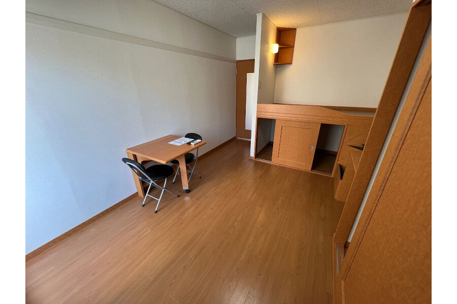 1K Apartment, Japan — image 4