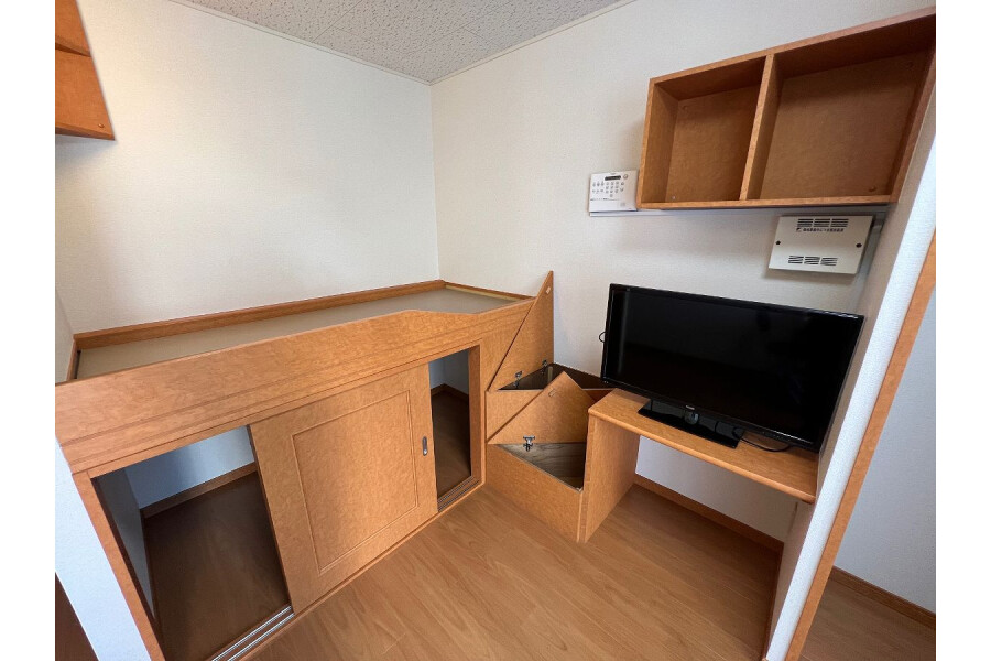 1K Apartment, Japan — image 5