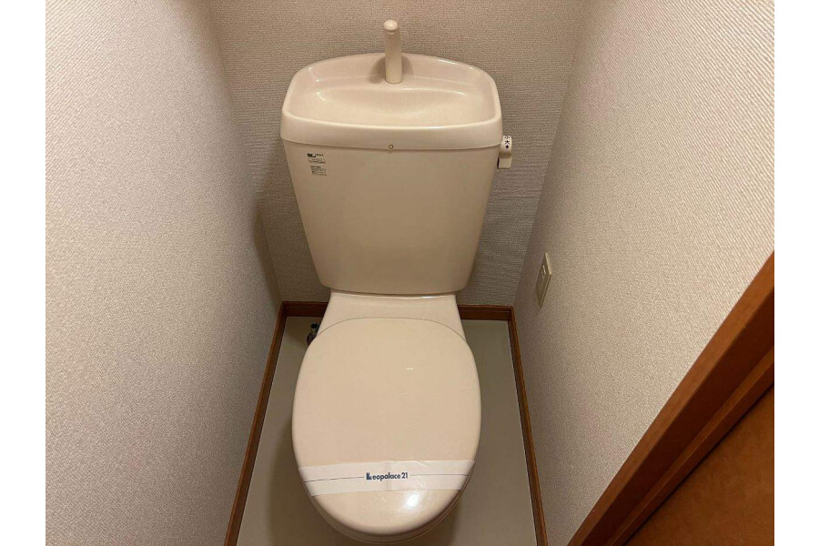 1K Apartment, Japan — image 10