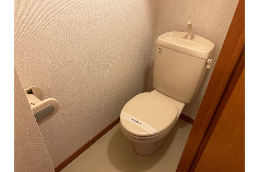 1K Apartment, Japan — image 9