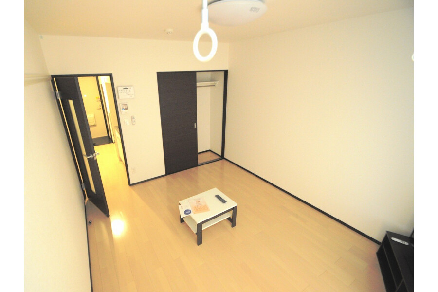 1K Apartment, Japan — image 5