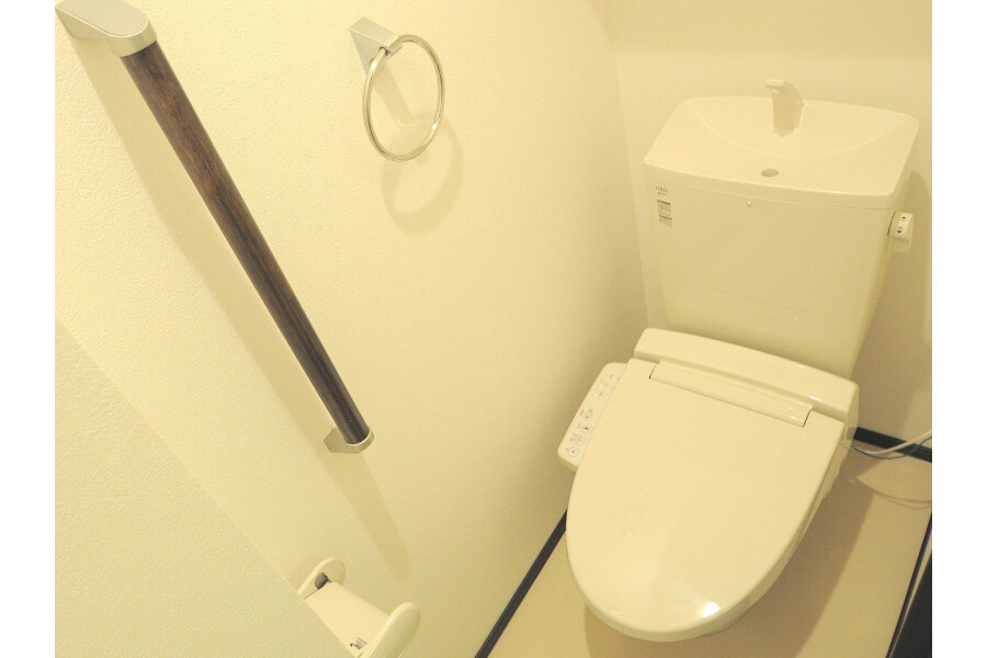1K Apartment, Japan — image 9