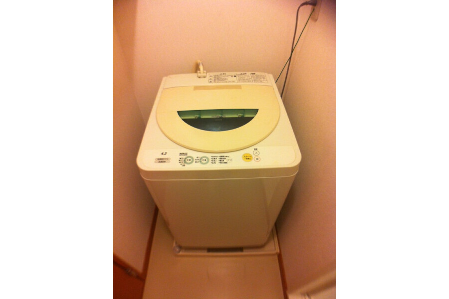 1K Apartment, Japan — image 9