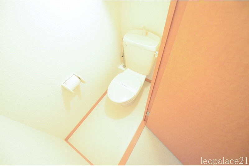 1K Apartment, Japan — image 11