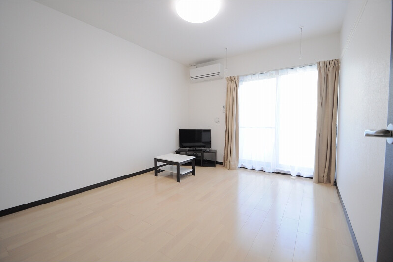 1K Apartment, Japan — image 4