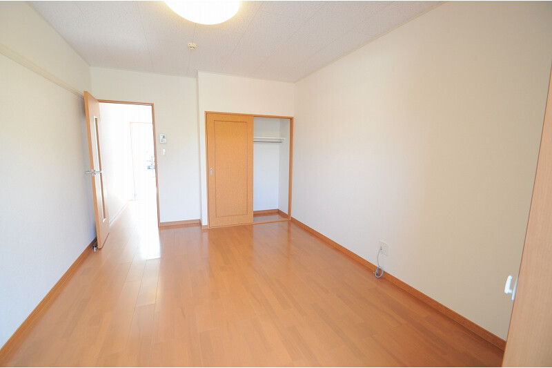 1K Apartment, Japan — image 4