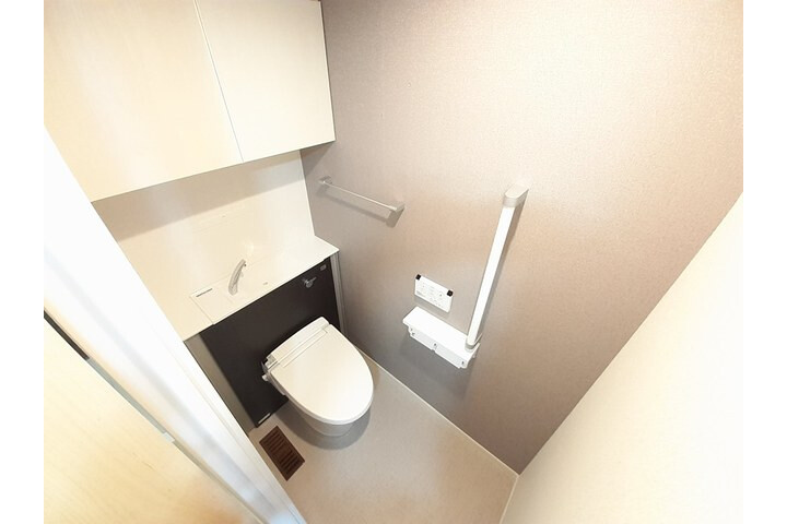 1K Apartment, Japan — image 8
