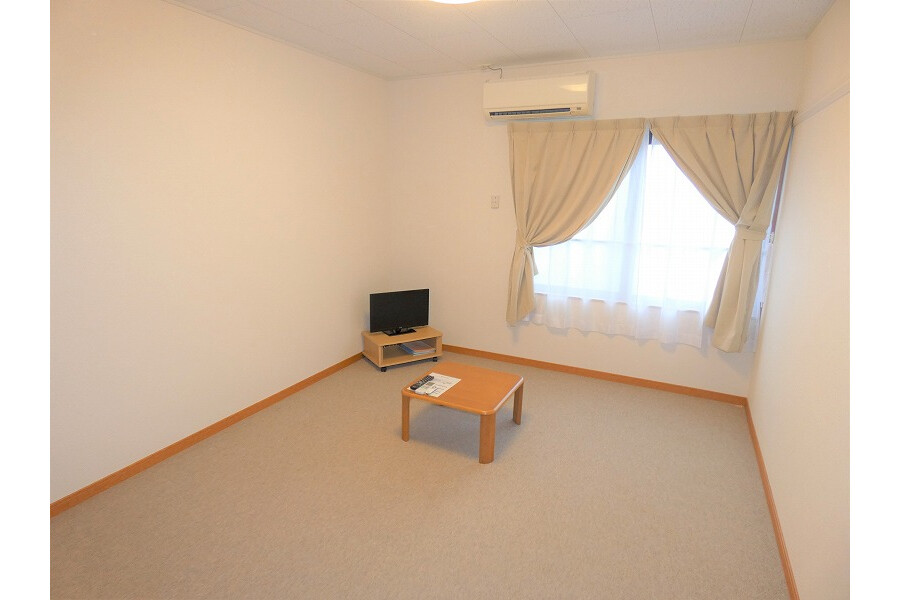 1K Apartment, Japan — image 6