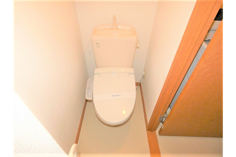1K Apartment, Japan — image 11