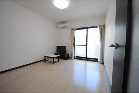 1K Apartment, Japan — image 3
