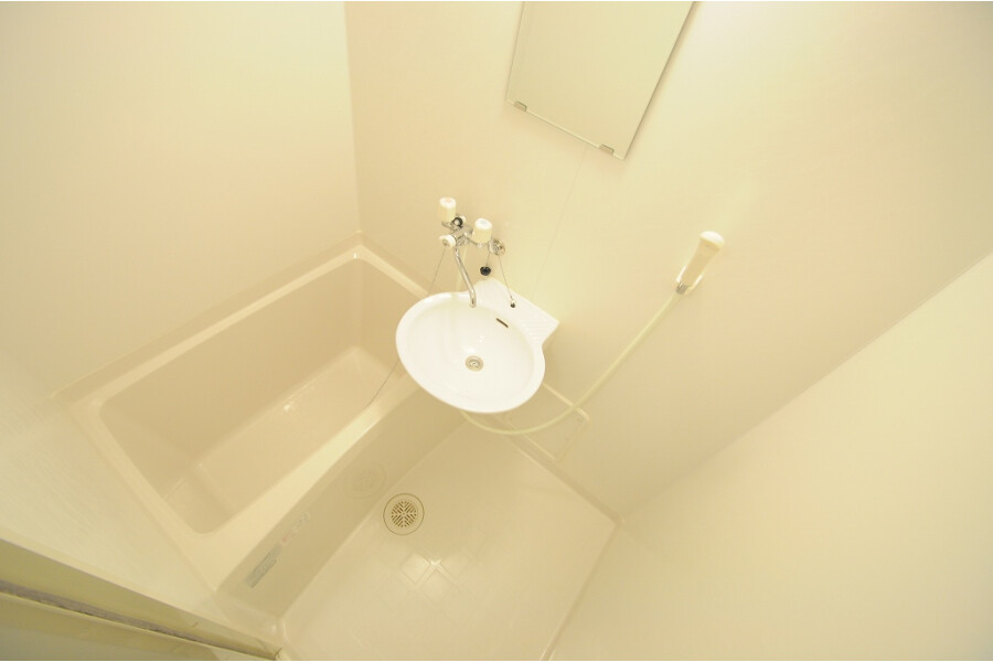 1K Apartment, Japan — image 8