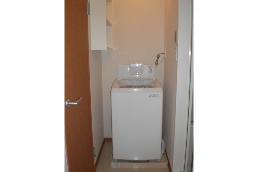 1K Apartment, Japan — image 6