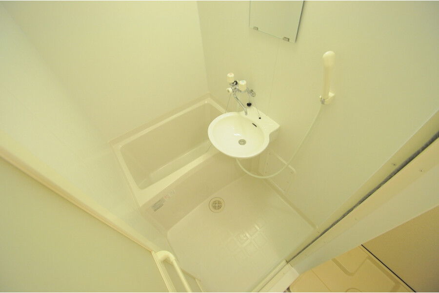 1K Apartment, Japan — image 9