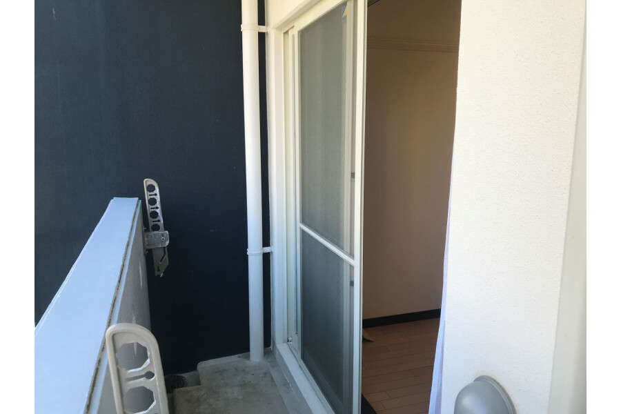 1K Apartment, Japan — image 11