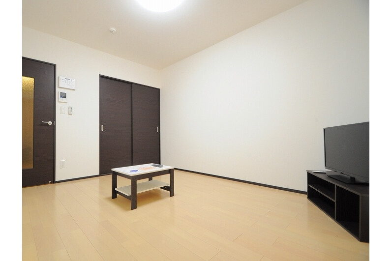 1K Apartment, Japan — image 3