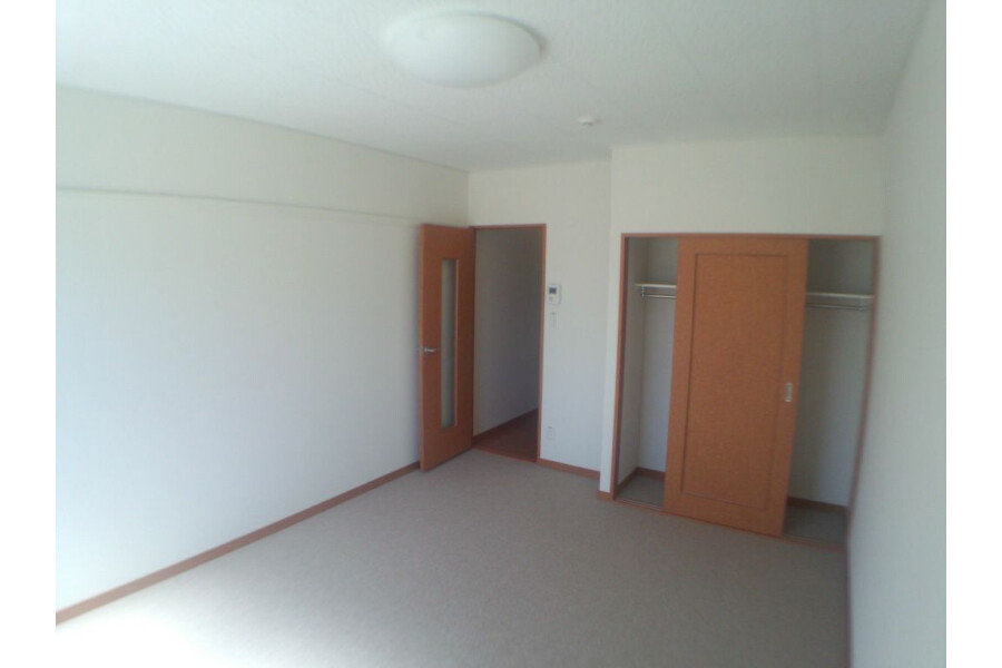1K Apartment, Japan — image 5