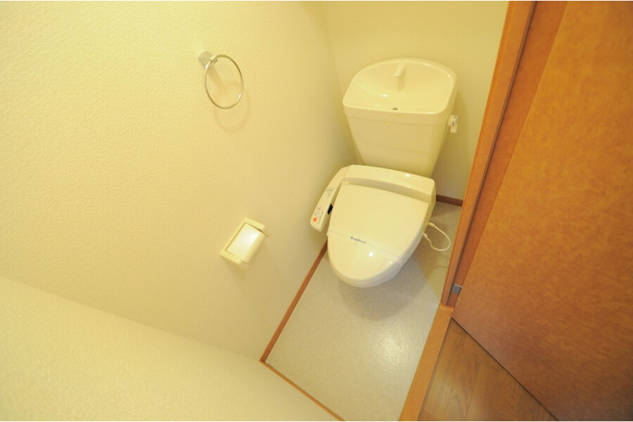1K Apartment, Japan — image 8