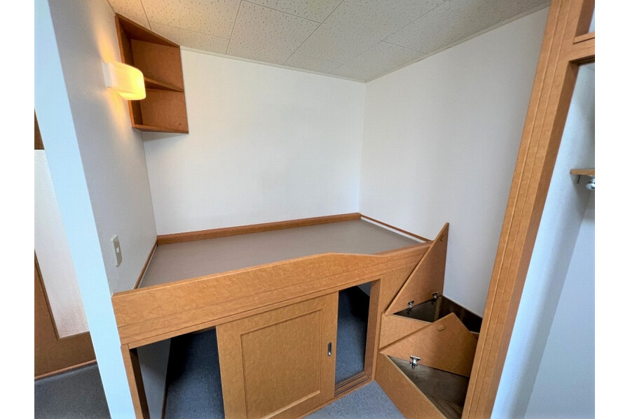 1K Apartment, Japan — image 5