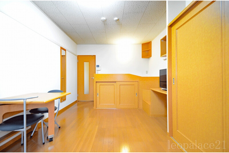 1K Apartment, Japan — image 3