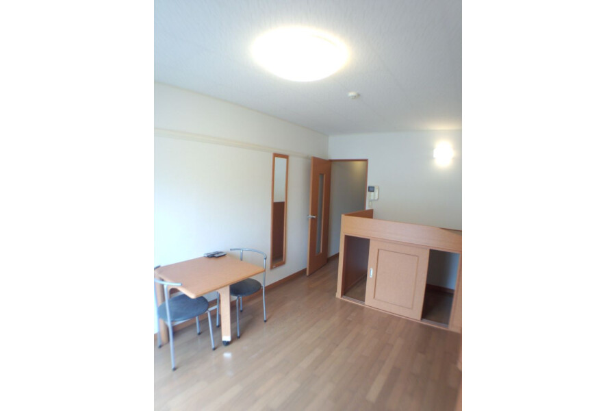 1K Apartment, Japan — image 4