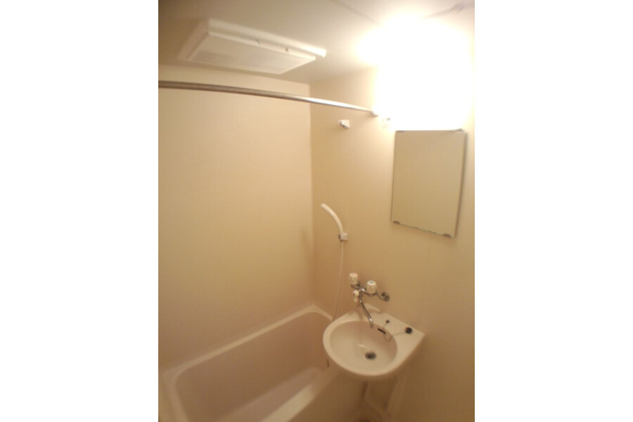 1K Apartment, Japan — image 8