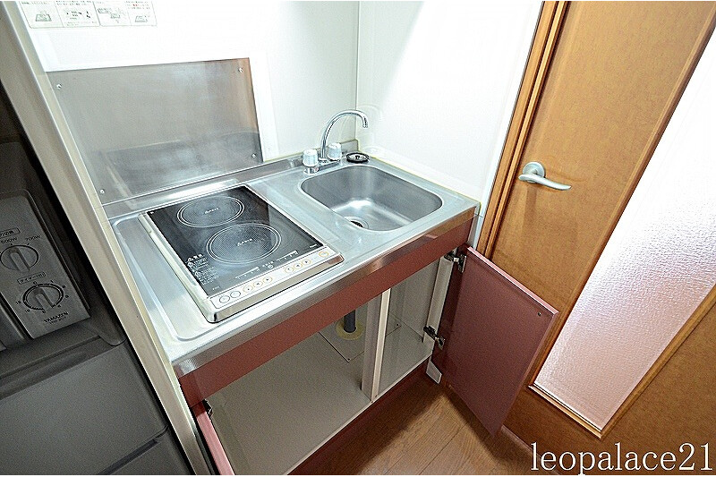 1K Apartment, Japan — image 9