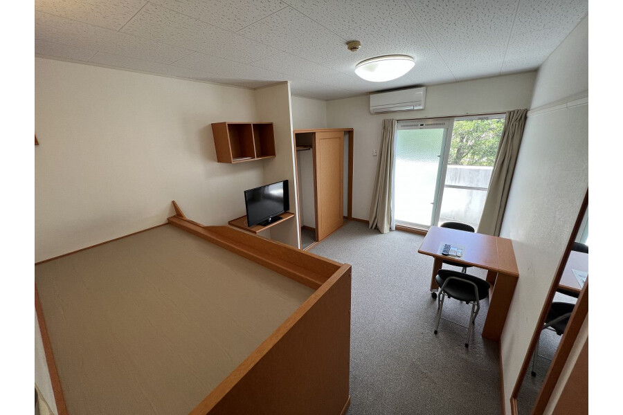 1K Apartment, Japan — image 3