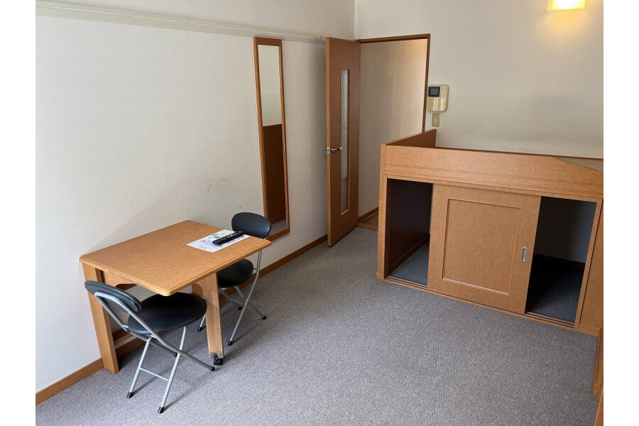 1K Apartment, Japan — image 6