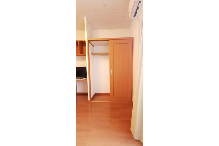 1K Apartment, Japan — image 6