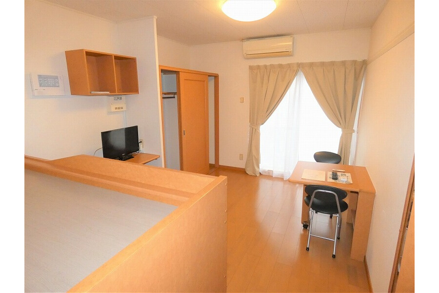 1K Apartment, Japan — image 5