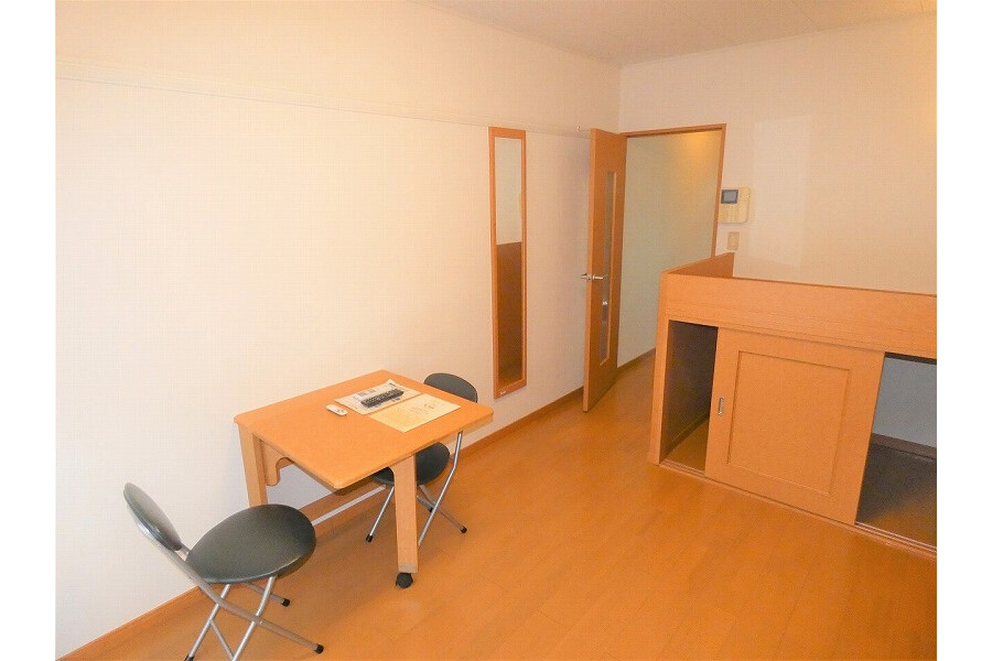 1K Apartment, Japan — image 6