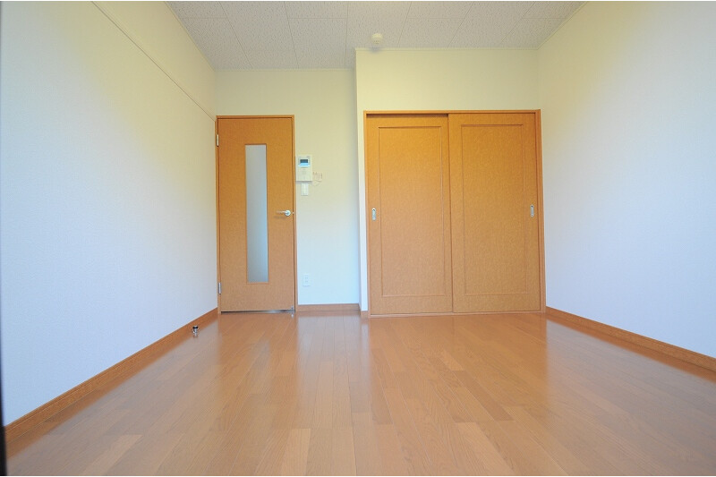 1K Apartment, Japan — image 4