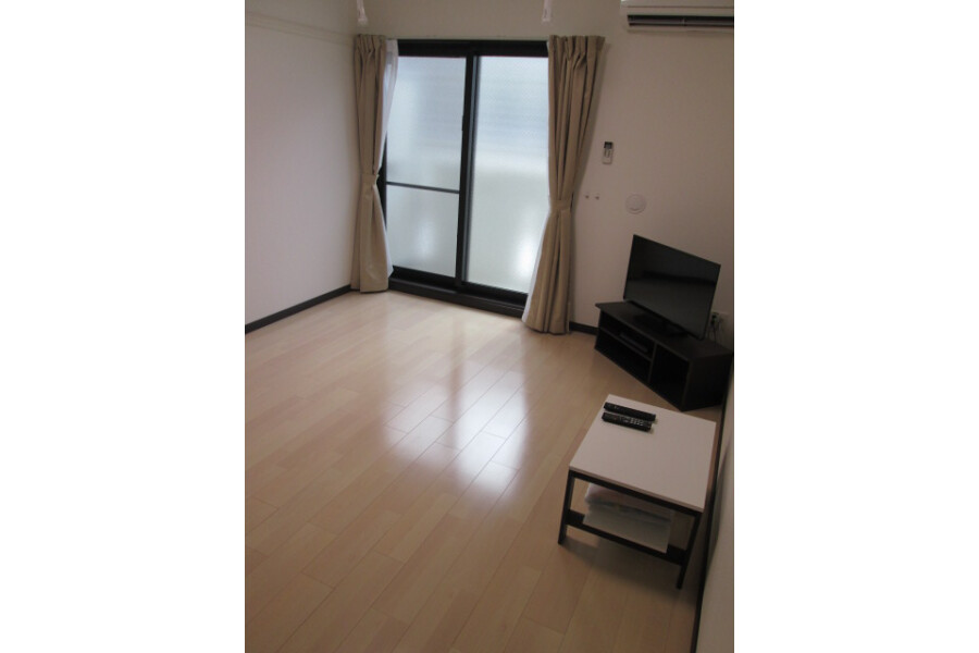 1K Apartment, Japan — image 3