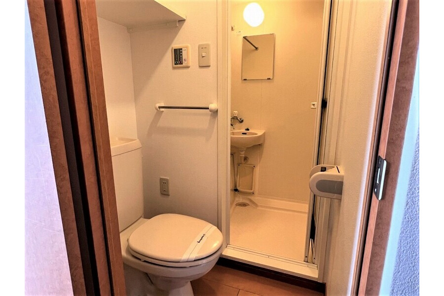 1K Apartment, Japan — image 8