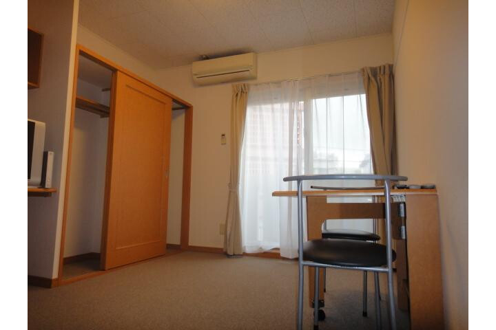 1K Apartment, Japan — image 5